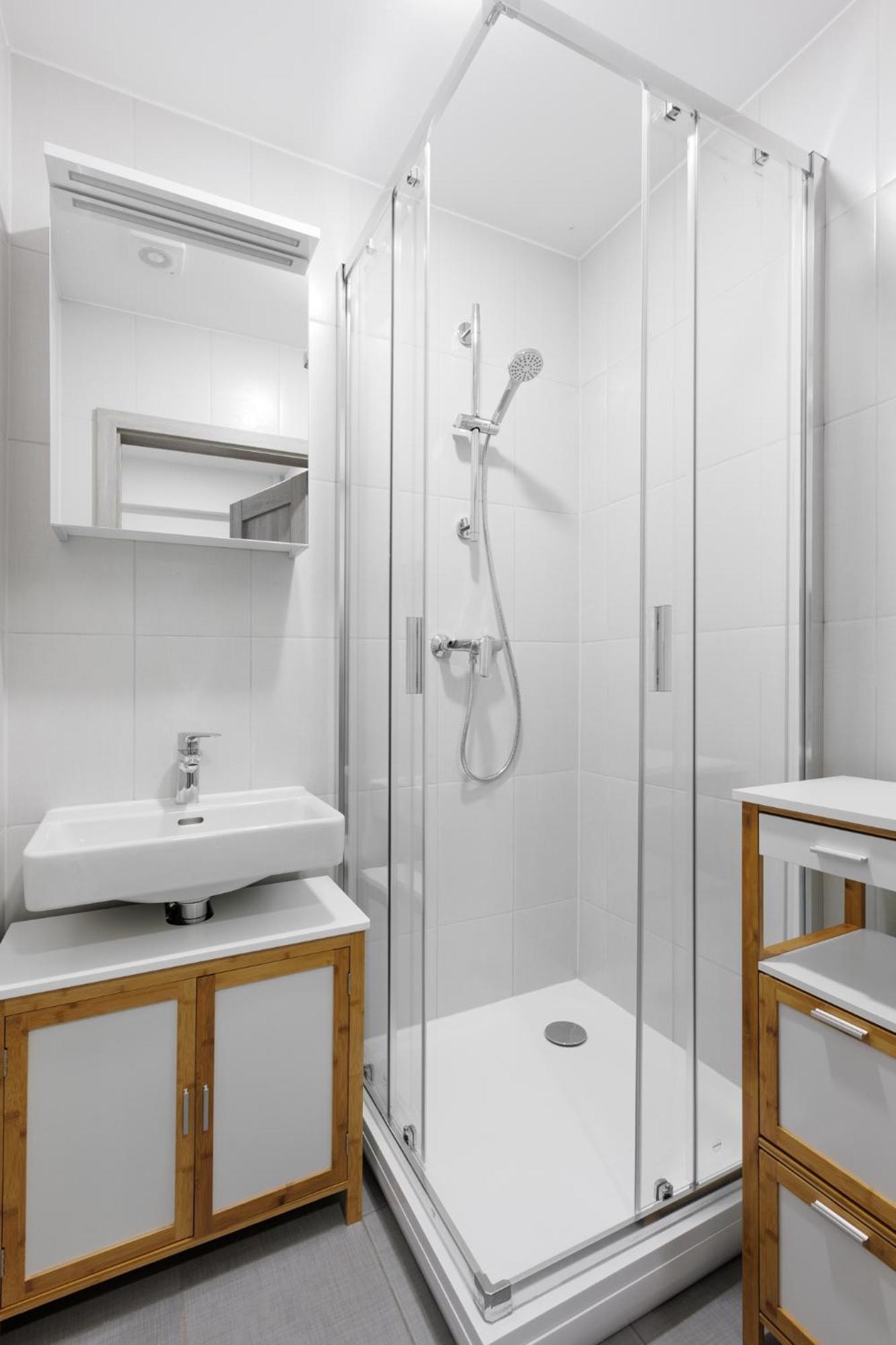 Apartament 2 Bedrooms Near The Metro *