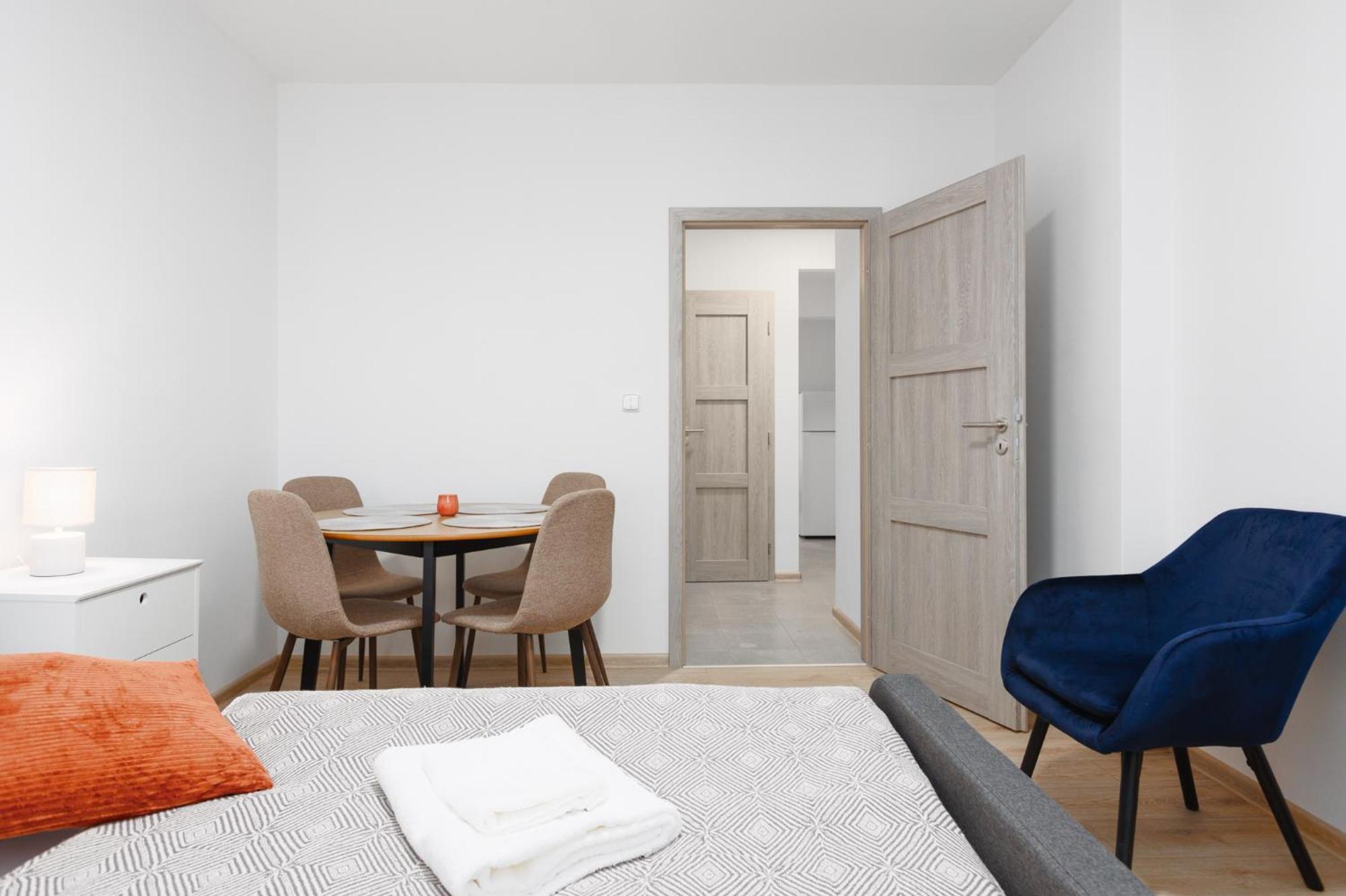 Apartament 2 Bedrooms Near The Metro